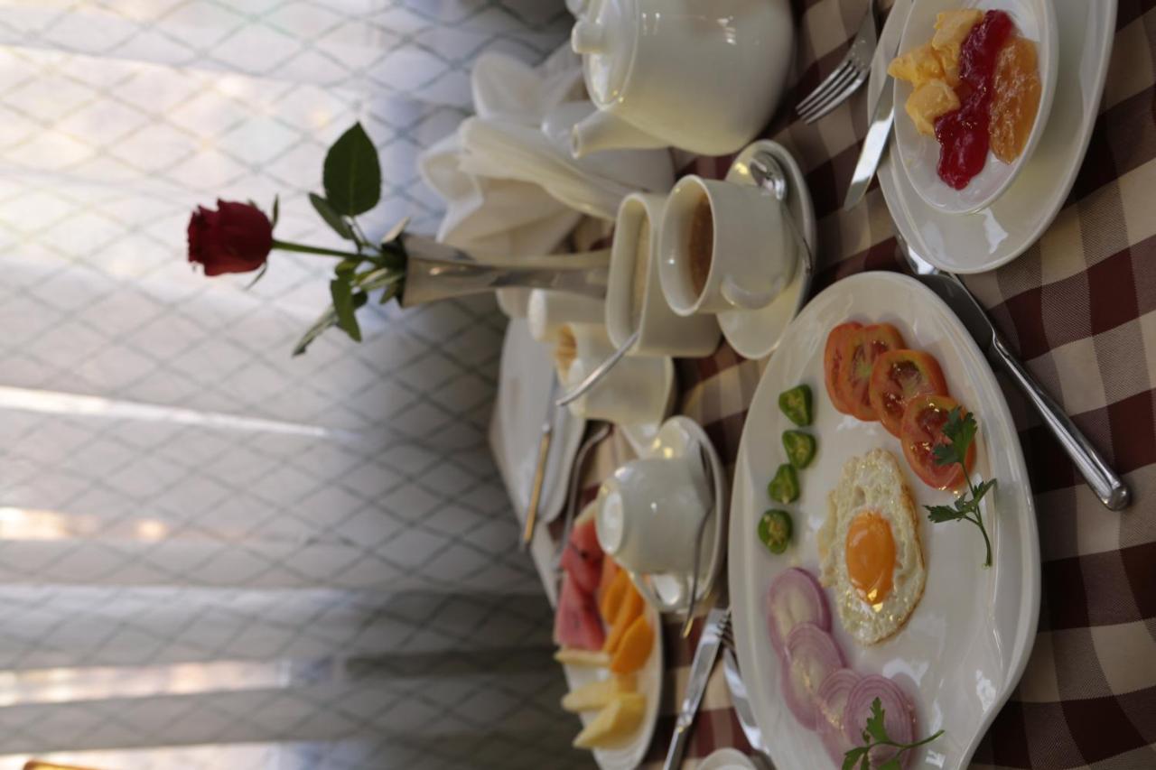 Rahnile Hotel บาเฮอร์ดาร์ ภายนอก รูปภาพ