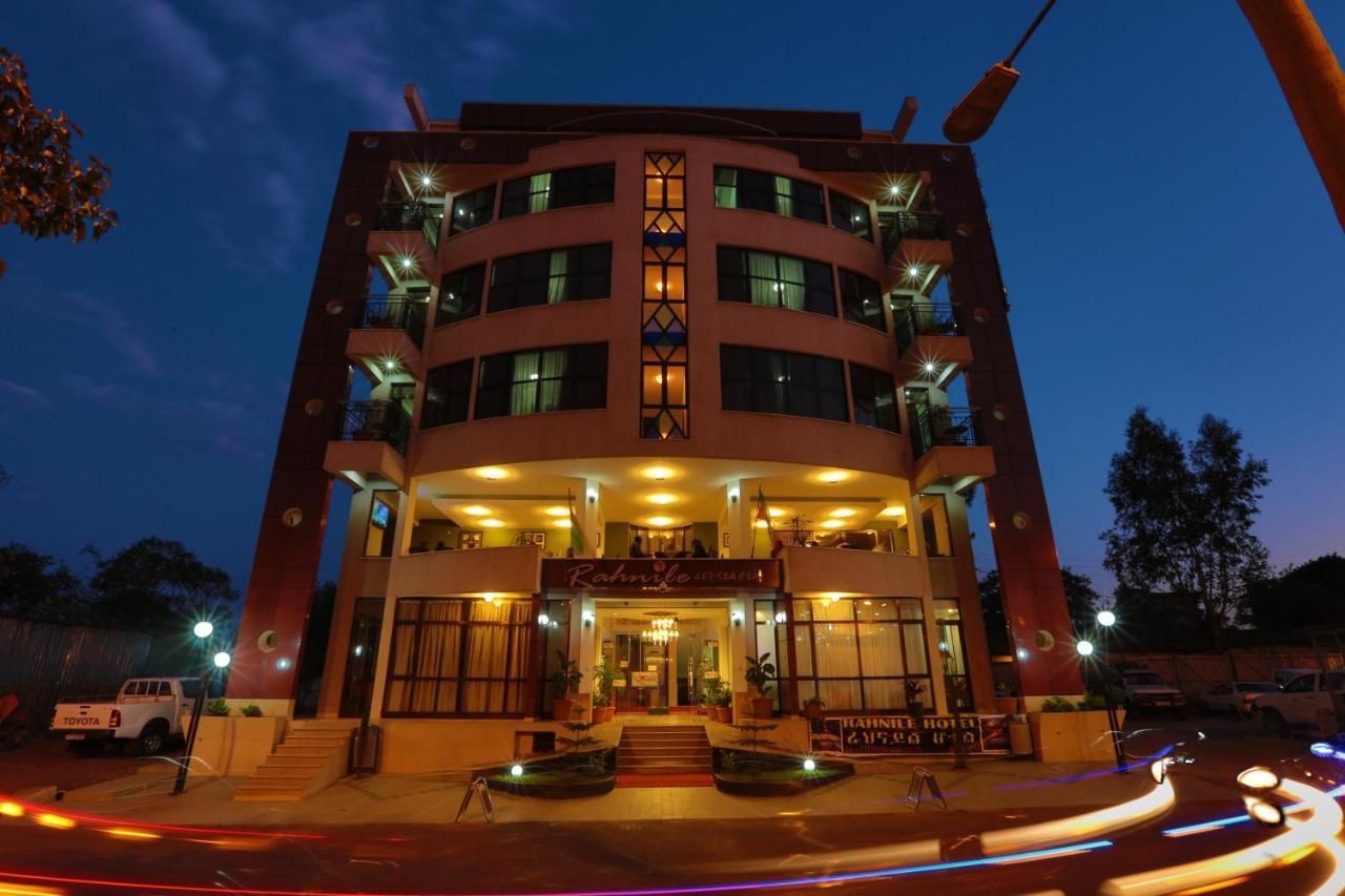 Rahnile Hotel บาเฮอร์ดาร์ ภายนอก รูปภาพ