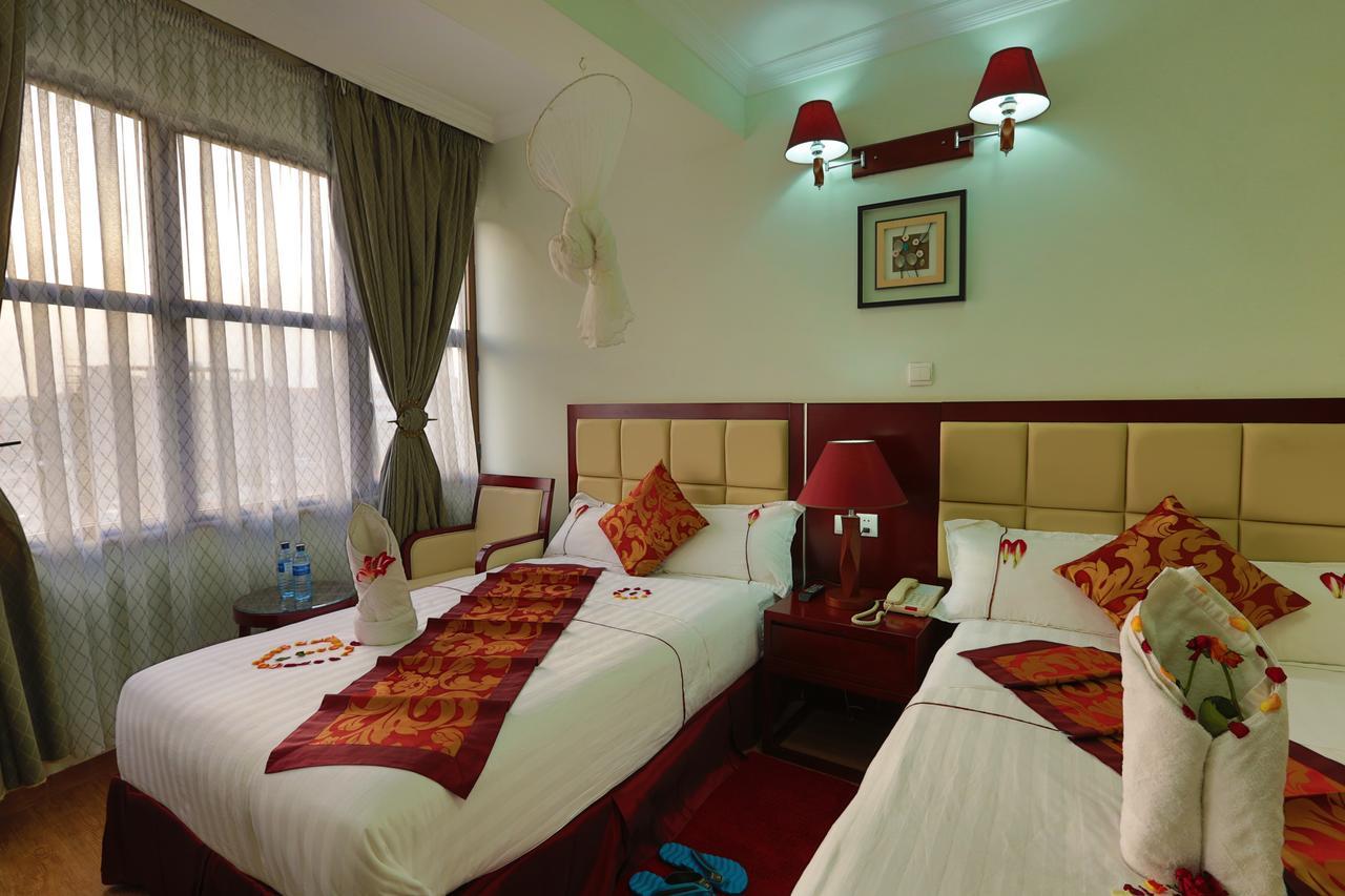 Rahnile Hotel บาเฮอร์ดาร์ ภายนอก รูปภาพ