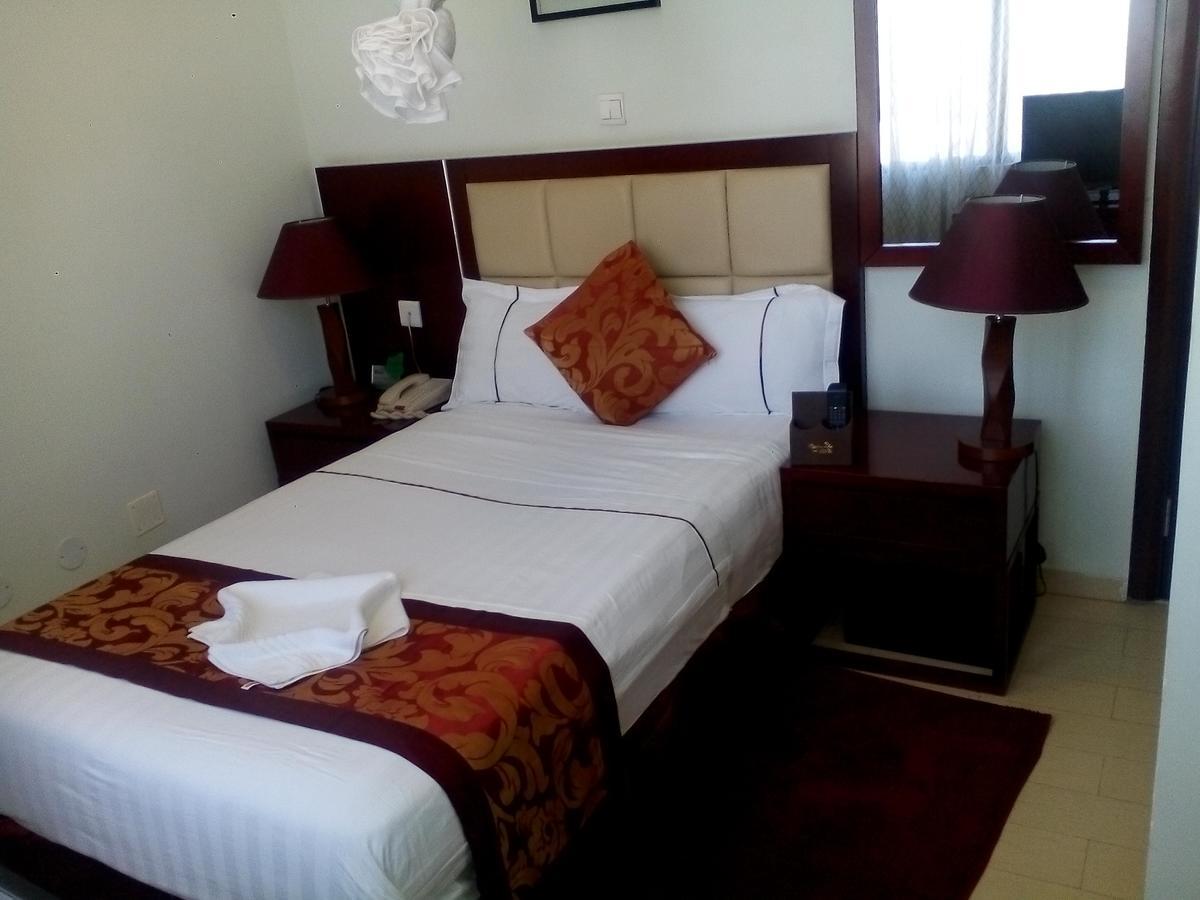 Rahnile Hotel บาเฮอร์ดาร์ ภายนอก รูปภาพ