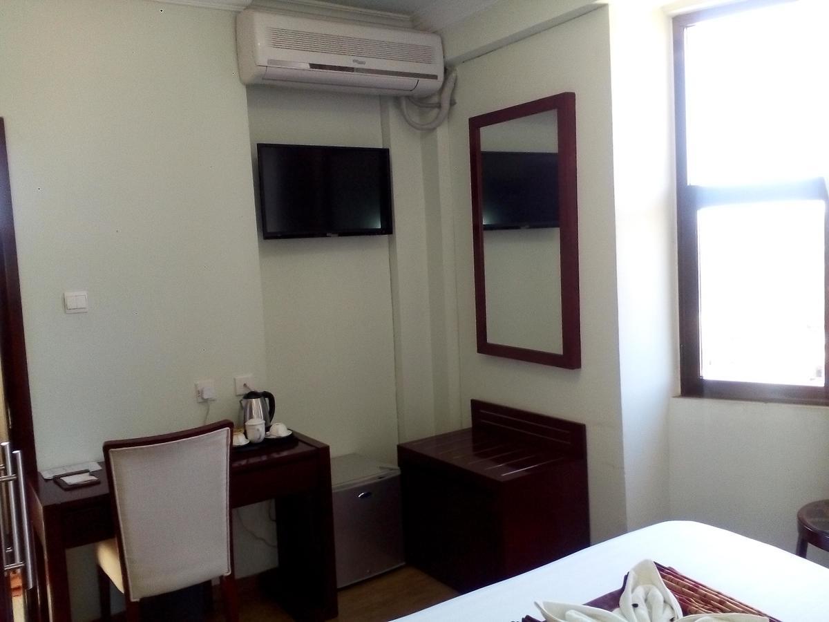 Rahnile Hotel บาเฮอร์ดาร์ ภายนอก รูปภาพ