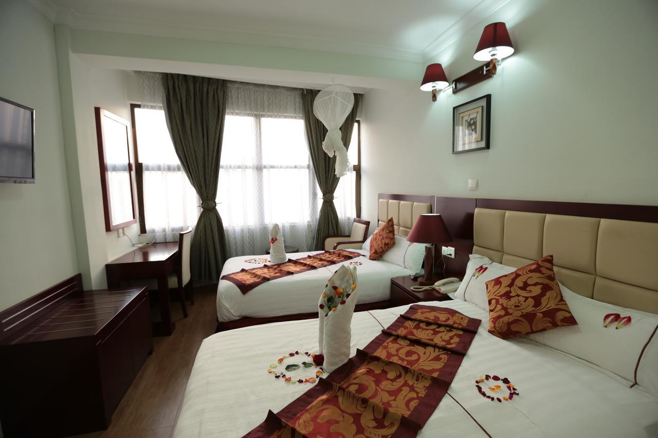Rahnile Hotel บาเฮอร์ดาร์ ภายนอก รูปภาพ