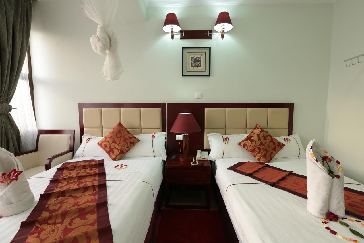 Rahnile Hotel บาเฮอร์ดาร์ ภายนอก รูปภาพ