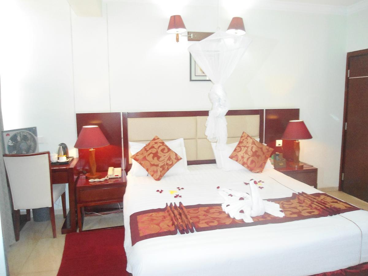 Rahnile Hotel บาเฮอร์ดาร์ ภายนอก รูปภาพ
