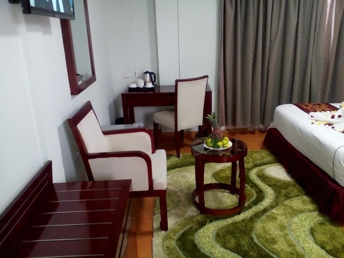 Rahnile Hotel บาเฮอร์ดาร์ ภายนอก รูปภาพ
