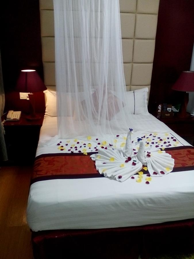 Rahnile Hotel บาเฮอร์ดาร์ ภายนอก รูปภาพ