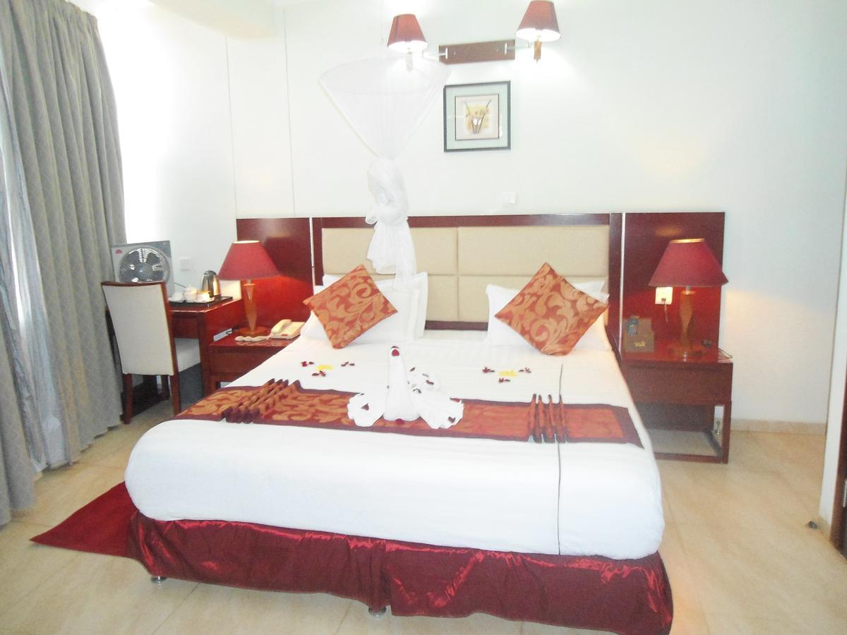 Rahnile Hotel บาเฮอร์ดาร์ ภายนอก รูปภาพ