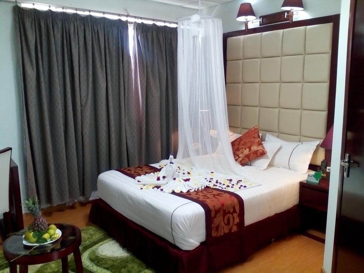 Rahnile Hotel บาเฮอร์ดาร์ ภายนอก รูปภาพ