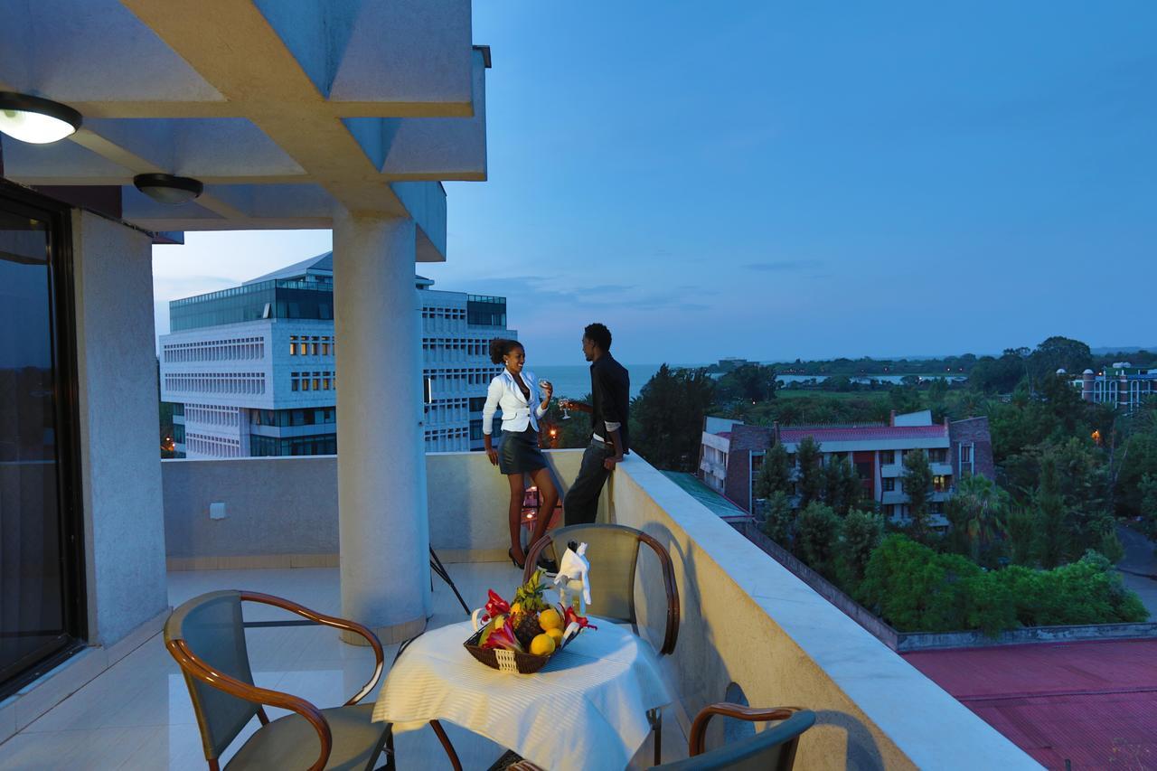 Rahnile Hotel บาเฮอร์ดาร์ ภายนอก รูปภาพ