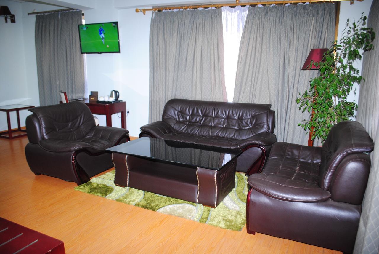 Rahnile Hotel บาเฮอร์ดาร์ ภายนอก รูปภาพ